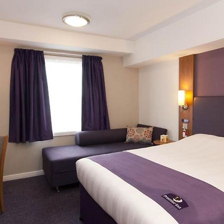 Premier Inn Leamington Spa Town Centre Bagian luar foto
