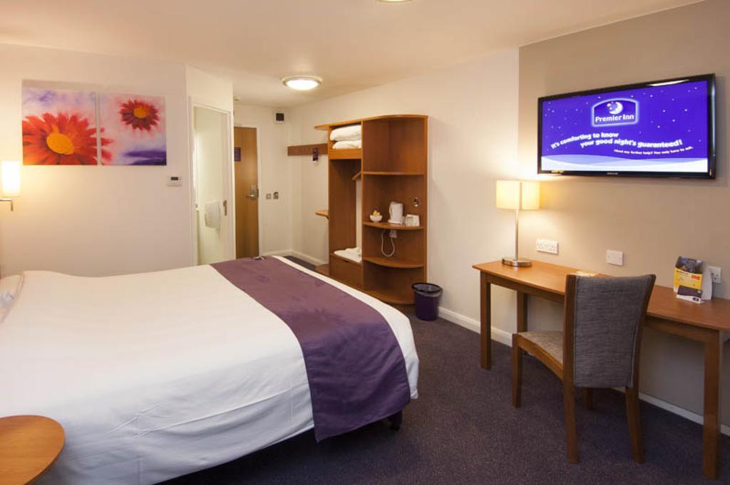 Premier Inn Leamington Spa Town Centre Bagian luar foto