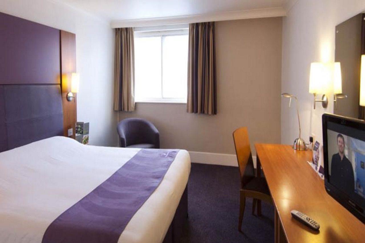Premier Inn Leamington Spa Town Centre Bagian luar foto