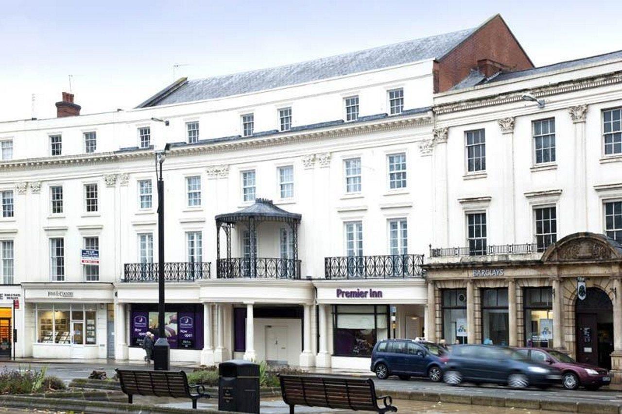 Premier Inn Leamington Spa Town Centre Bagian luar foto