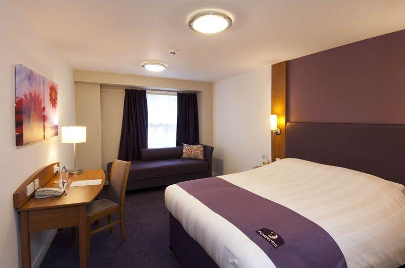 Premier Inn Leamington Spa Town Centre Bagian luar foto